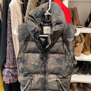 Sam puffer vest size small
